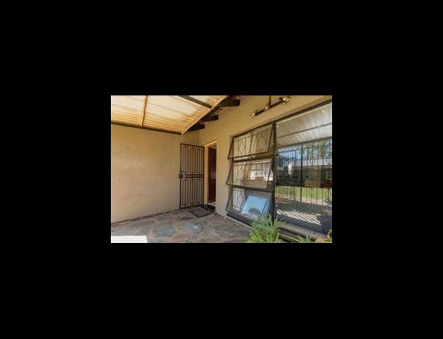 3 BEDROOM HOUSE FOR SALE IN BRACKENHURST